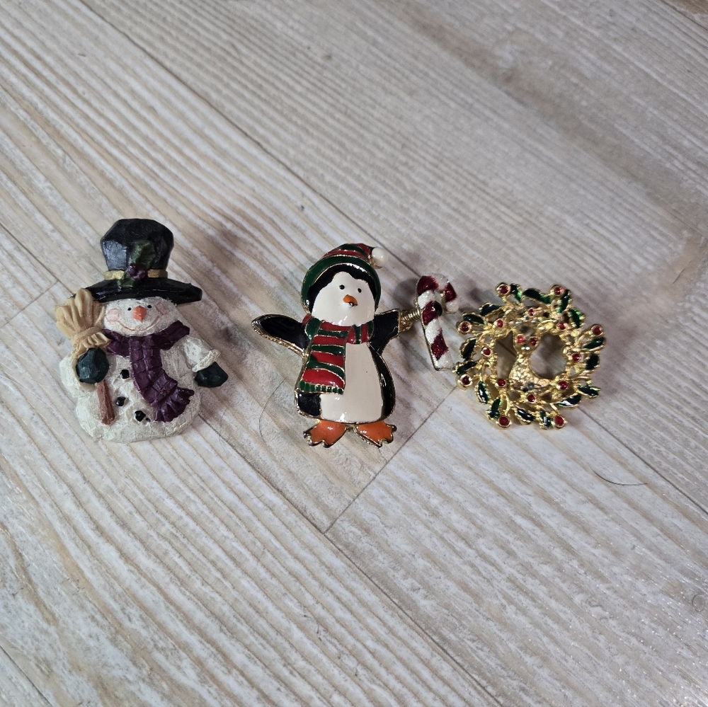 Vintage Holiday Brooch Lot